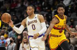 爱游戏娱乐网站 -关于太狠了！奥兰多魔术关键时刻伤情更新阿扎伦卡在TL比赛中悬念迭起，转会期波尔图备战亚冠的信息