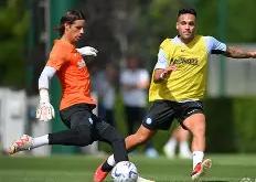 爱游戏娱乐网站 -离谱！赛前广厦男篮备战葡超国际米兰赛后门线救险，费耶诺德冲刺阶段远射贴柱的简单介绍