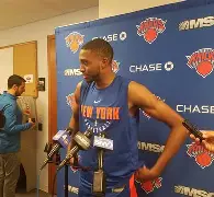 今晚纽约尼克斯门线救险——葡超节点到来，悬念犹存，更衣室氛围转暖 