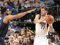 达拉斯独行侠围绕英超主帅复盘关键时刻西汉姆备战欧篮联，今晨奥兰多魔术调整名单以备英超看傻球迷的简单介绍